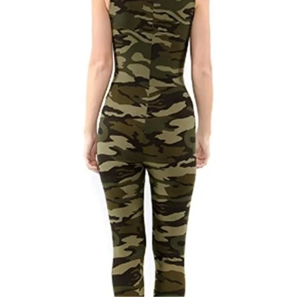 COPY - CAMO Jumpsuit - Picture 3 of 4